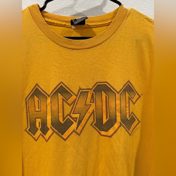 AC/DC Anthill Trading Authentic Rockware Yellow Band Short Sleeve Shirt Medium - Picture 3 of 13